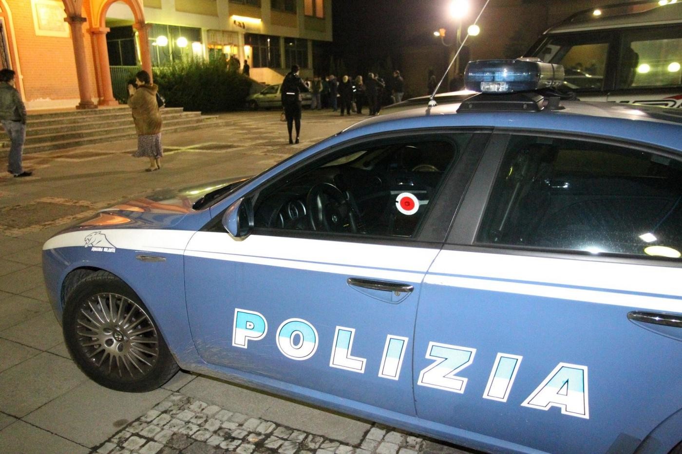 Tenta di sgozzare la compagna, aveva già ucciso la ex