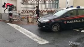 Assalti a bancomat, rapinatori messi in fuga da cc