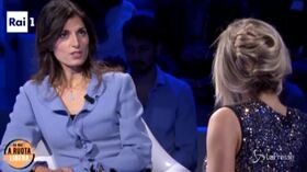 Raggi a Salvini: “Cambia solo poltrone, è un gran chiacchierone e fa pochi fatti”