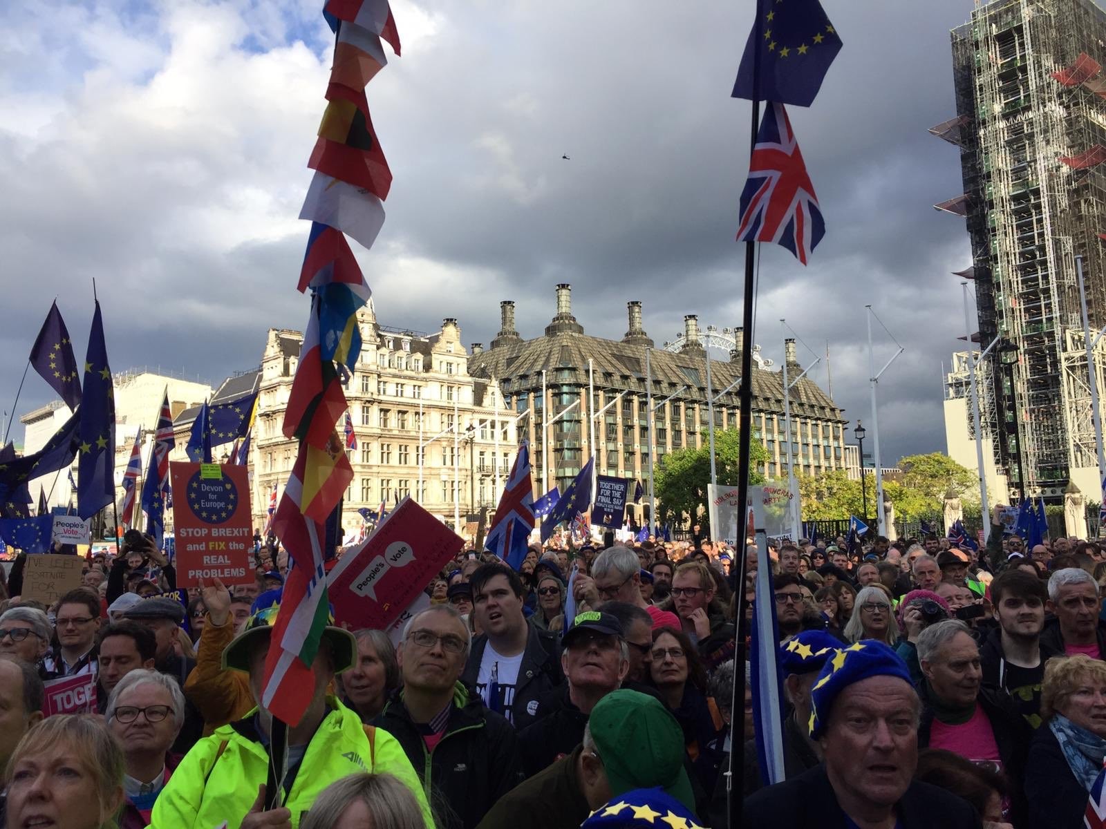 Brexit, il ministro Gb Gove: “Andremo via a fine mese”