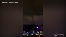 Paura a Dallas, la metropoli texana investita da un tornado