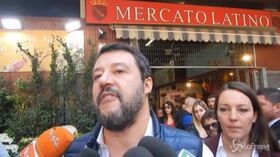 Roma, Salvini inizia la campagna dei mercati rionali: “Raggi dimettiti”