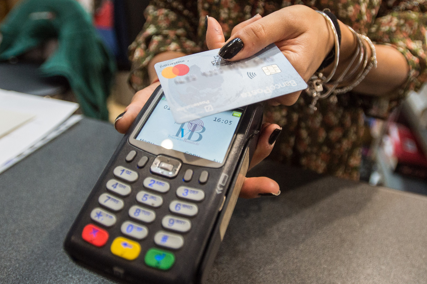Multe sui Pos, sugar e plastic tax. Tutte le ultime novità in Manovra – SCHEDA