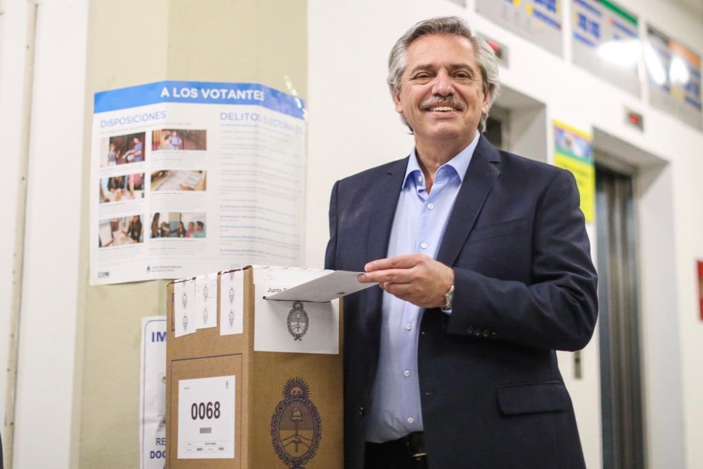 Argentina, Fernandez vince le elezioni al primo turno, Macri sconfitto