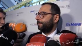Fusione Fca-Psa, Patuanelli: “Stiamo osservando, nessuna dichiarazione ora”