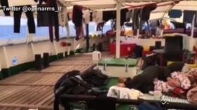 Migranti, Open Arms attacca l’Italia: “Si appresta a rinnovare gli accordi con i trafficanti libici”