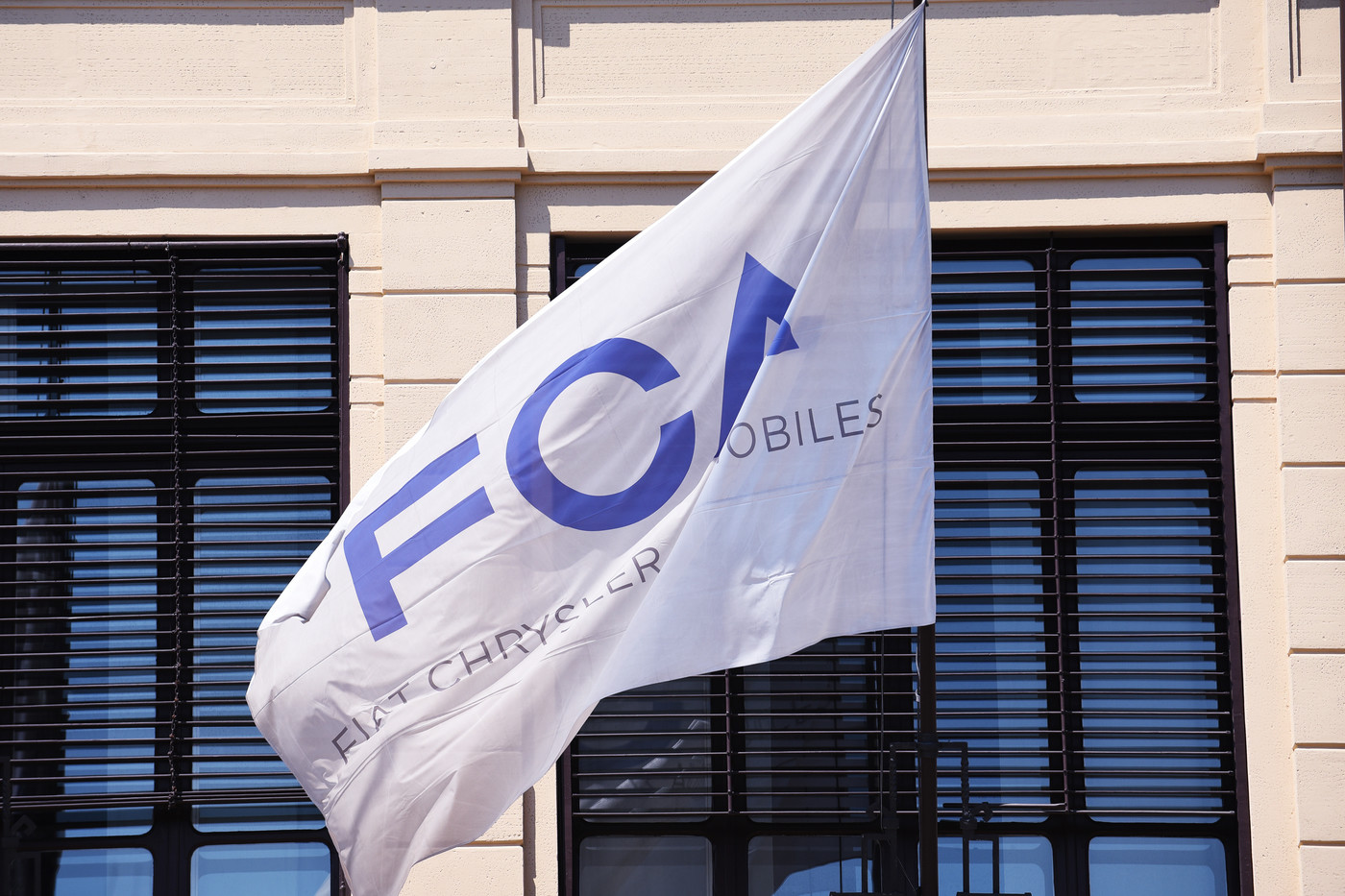 Fca-Psa, Wsj: C’è l’accordo da 50 mld, Elkann sarà presidente