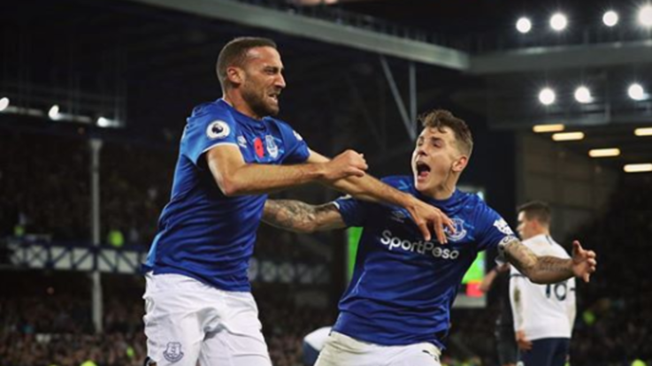 Premier, Spurs beffati al 97'. Liverpool e City di rimonta, Crisi United