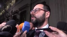 Ex Ilva, Patuanelli: “Non consentiremo la chiusura. Scudo legale? Una foglia di fico”
