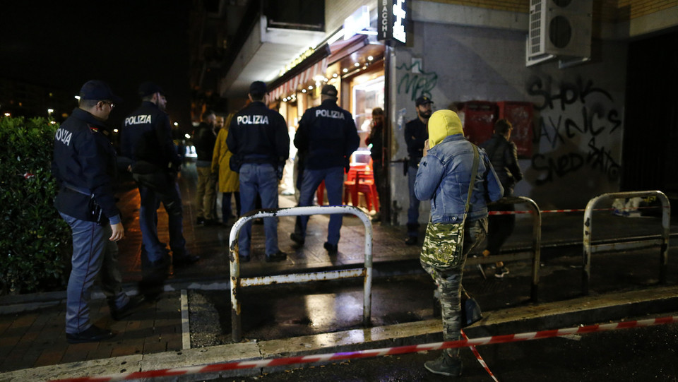 Roma, Rapina Finisce In Tragedia. La Scena Del Crimine - Le Foto