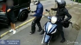 Spunta un nuovo video sulla rapina ai calciatori dell’Arsenal Ozil e Kolasinac