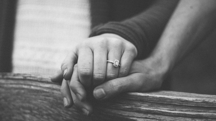 L'oroscopo di venerdì 8 novembre, Cancro: cambiamenti in arrivo, curate l'amore.