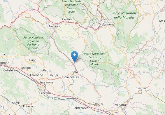Forte terremoto in provincia dell’Aquila, gente in strada