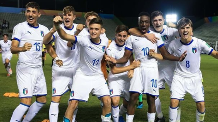 Instagram - @azzurri