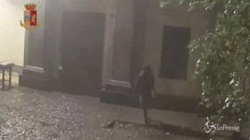 Un fermo per il rogo alla Cavallerizza, il piromane in azione