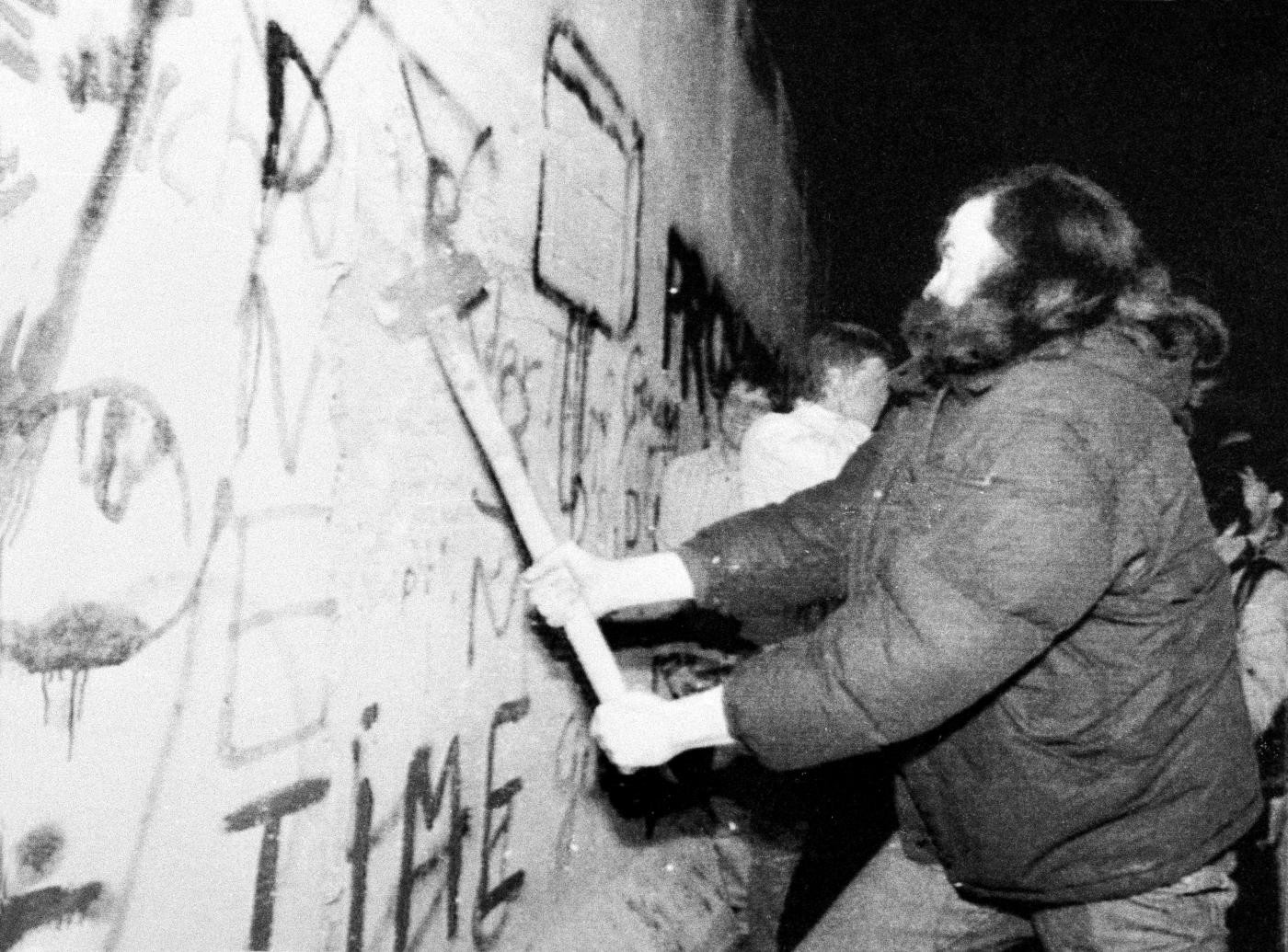 30 anni fa cadeva il muro di Berlino: l’ombra dei nazionalismi sulle celebrazioni
