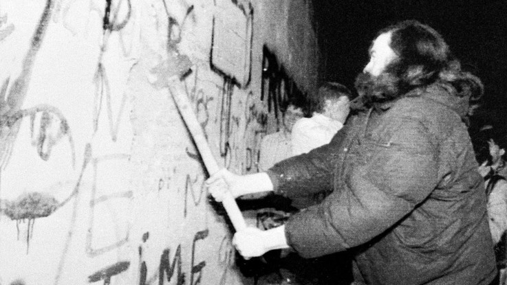 30 anni fa cadeva il muro di Berlino: l'ombra dei nazionalismi sulle celebrazioni