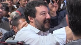Cori a Balotelli, Salvini: “Condanno ogni gesto di violenza e razzismo, ma l’Italia ha altri problemi”