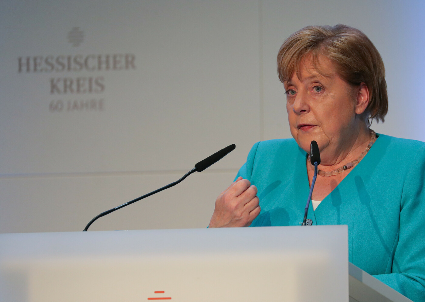 Muro di Berlino, Merkel: “La democrazia non è scontata, l’Europa la difenda”