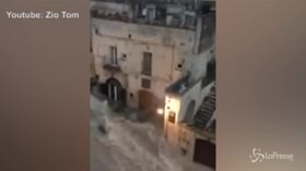 Maltempo, le strade di Matera invase da un fiume di fango