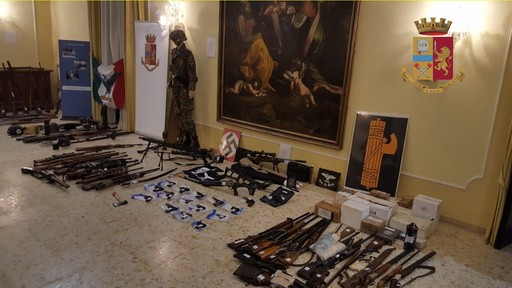 Eversione di estrema destra, 12 indagati in Toscana