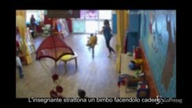 Cosenza, maltrattamenti in asilo: arrestate due maestre