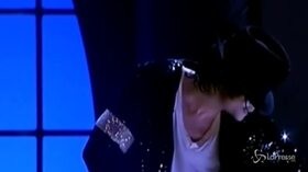 Michael Jackson, all’asta per 2mln i calzini indossati per il primo moonwalk