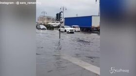Maltempo, le strade di Trieste allagate