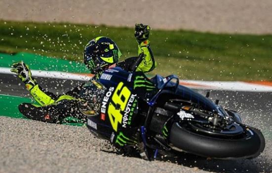 Valencia, Quartararo domina le libere. Rossi distrugge la moto