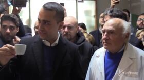 Di Maio in un bar a Pomigliano d’Arco: “Mi manca sempre la mia città”