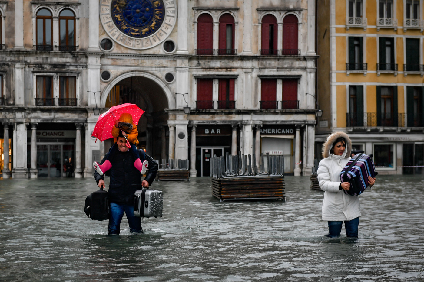 Venezia, in mattinata un nuovo picco di alta marea: previsti 160 cm