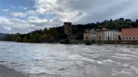 Maltempo: a Firenze preoccupa la piena dell’Arno