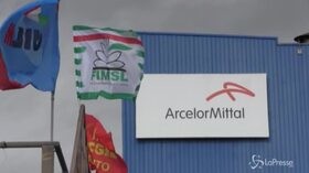 Ex Ilva, sindacati accusano ArcelorMittal: “Portati via clienti e materiali” materiali”