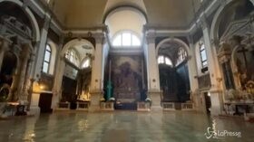 Venezia arriva picco dell’acqua alta: 150 cm. La chiesa di San Moisè invasa dall’acqua