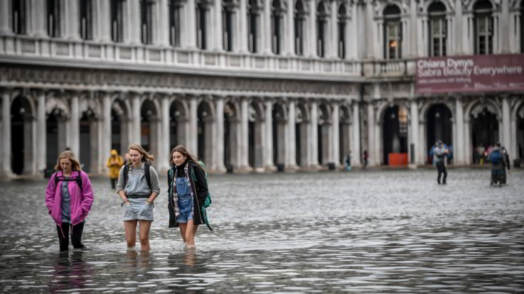 Venezia, l'acqua alta si ferma a 150 cm e poi cala