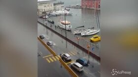 Napoli e provincia nella morsa del maltempo