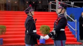 Napoli, il giuramento dei cadetti della Nunziatella in piazza Plebiscito