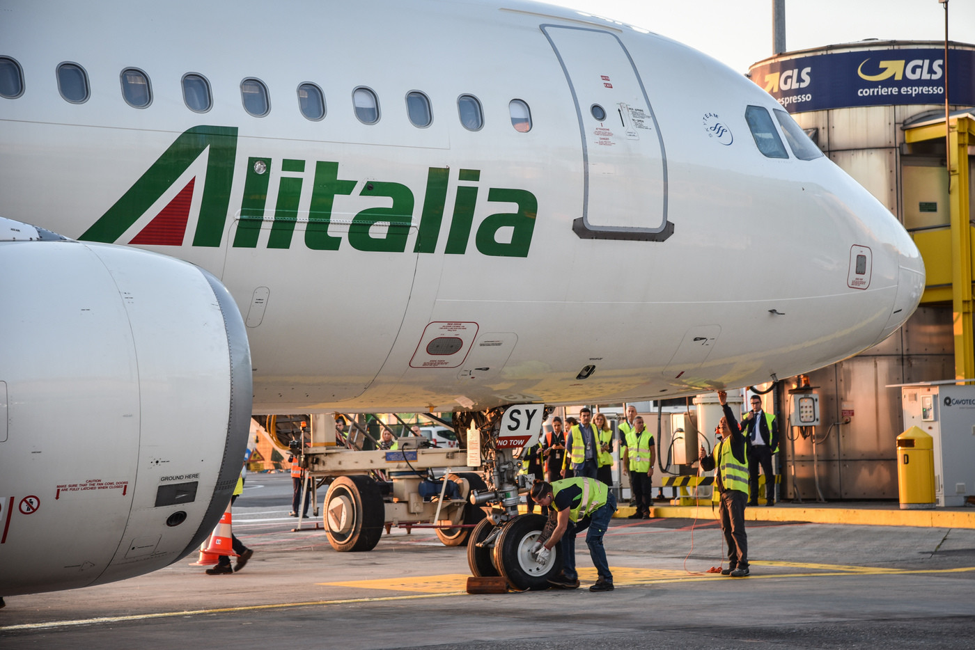 Alitalia, Atlantia chiede più tempo e scatta lo sciopero