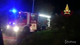 Esplosione nel Messinese, i vigili del fuoco al lavoro