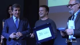 20 anni di Premio Cairo: vince l’artista polacco americano Namsal Siedleki