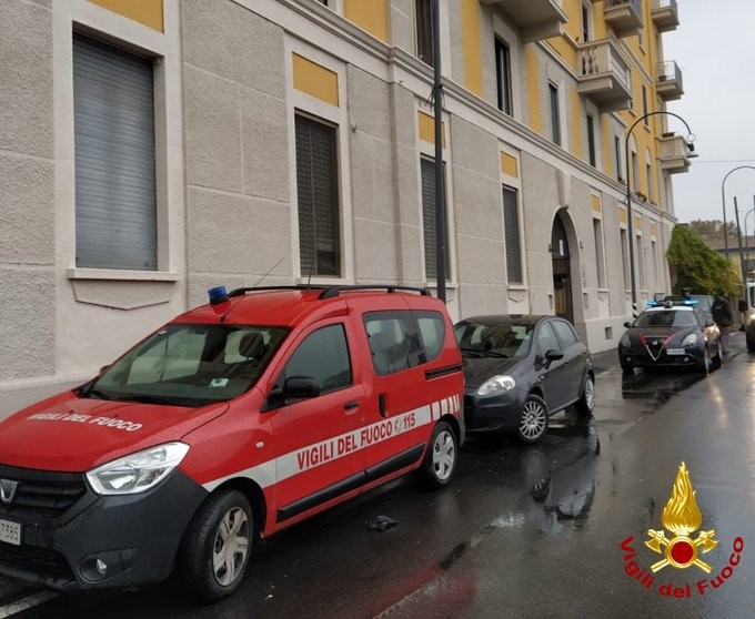Incendio in sottotetto sui Navigli a Milano: morti un ragazzo e una ragazza