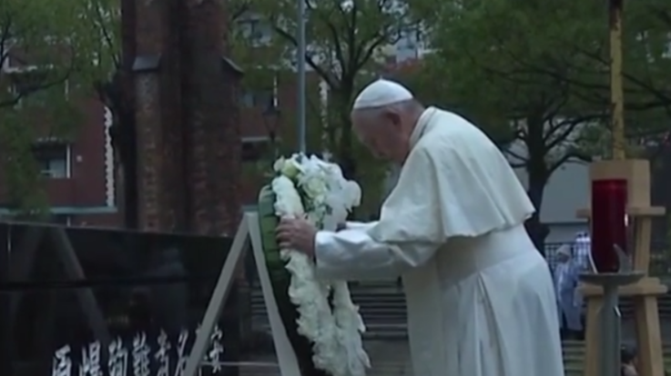 Papa in Giappone celebra messa a Nagasaki: "Possibile un mondo senza armi nucleari"