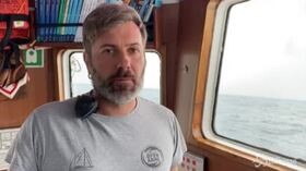 Migranti: l’appello di Open Arms: “Abbiamo 73 persone a bordo, vanno fatte sbarcare subito”