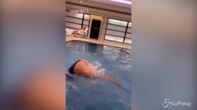 Diletta Leotta sirenetta sexy in piscina