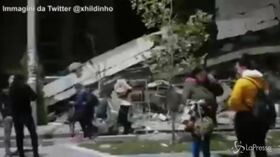 Forte scossa di terremoto in Albania: le immagini dei crolli, morti e feriti
