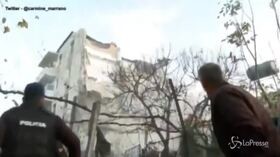 Terremoto in Albania, in corso le operazioni di salvataggio. La terra trema ancora