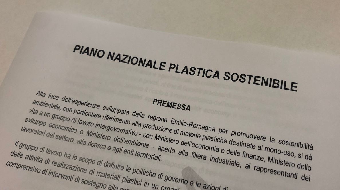 Manovra, Gualtieri: Governo al lavoro sul Piano nazionale plastica