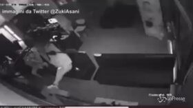 Albania, nuova scossa di terremoto: la gente fugge in strada