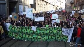 Fridays for Future a Milano: “Su le mani per il pianeta”