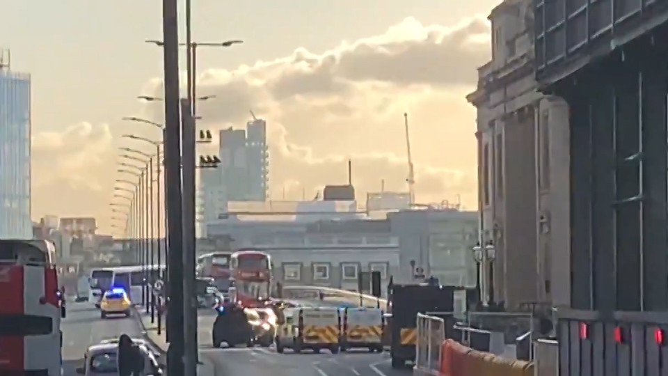 Regno Unito: accoltella passanti sul London Bridge, ucciso dalla polizia